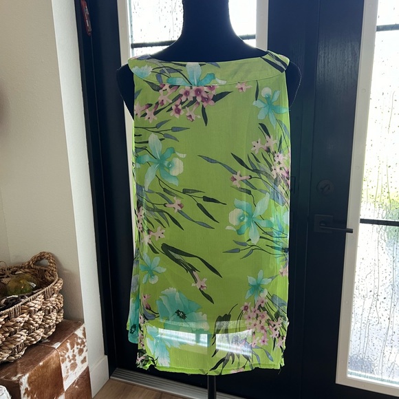 Lime Flowy sleeveless blouse by New Direction in XL - Picture 5 of 7